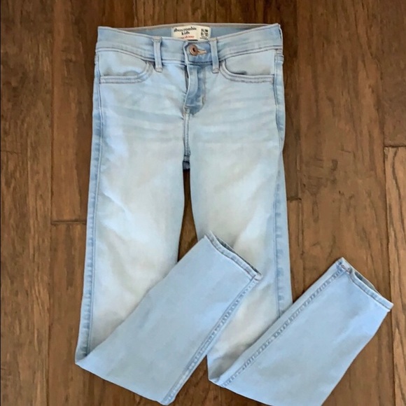 Abercrombie Kids Super Skinny Jeans - Picture 1 of 3